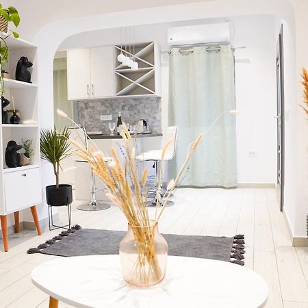 Sunstone Apartment Фіра Екстер'єр фото