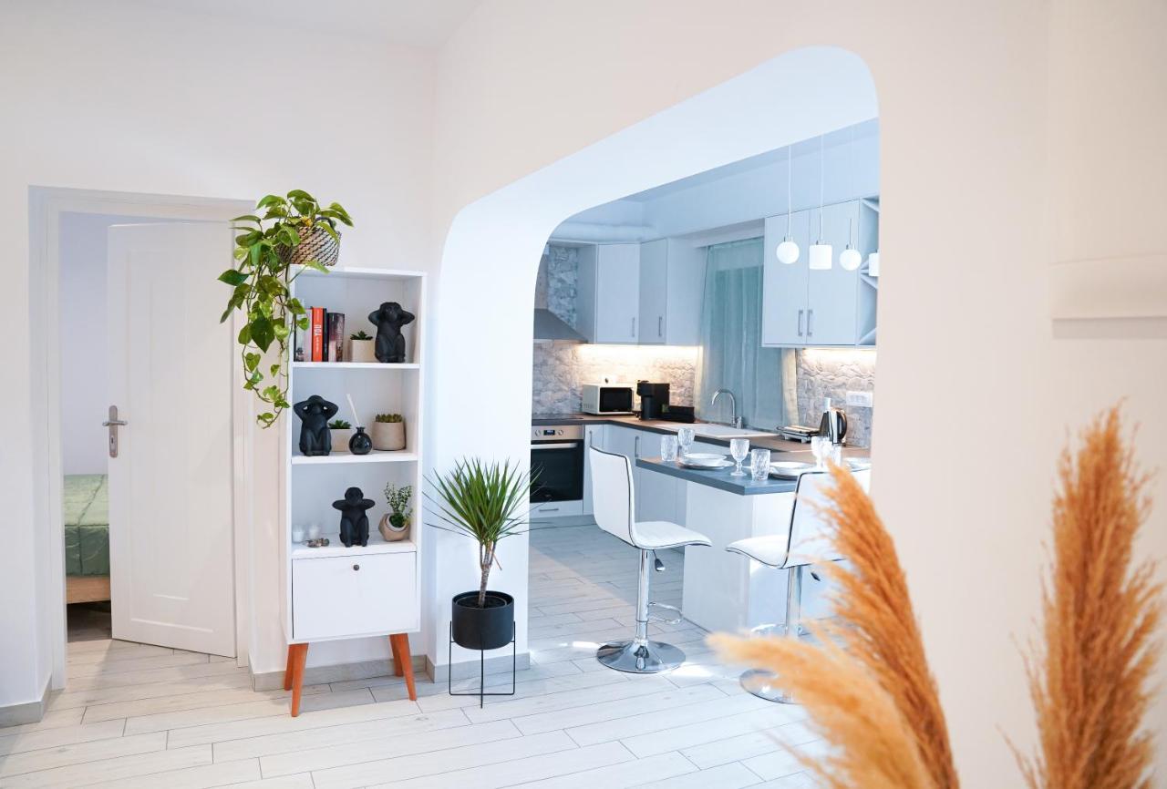 Sunstone Apartment Фіра Екстер'єр фото